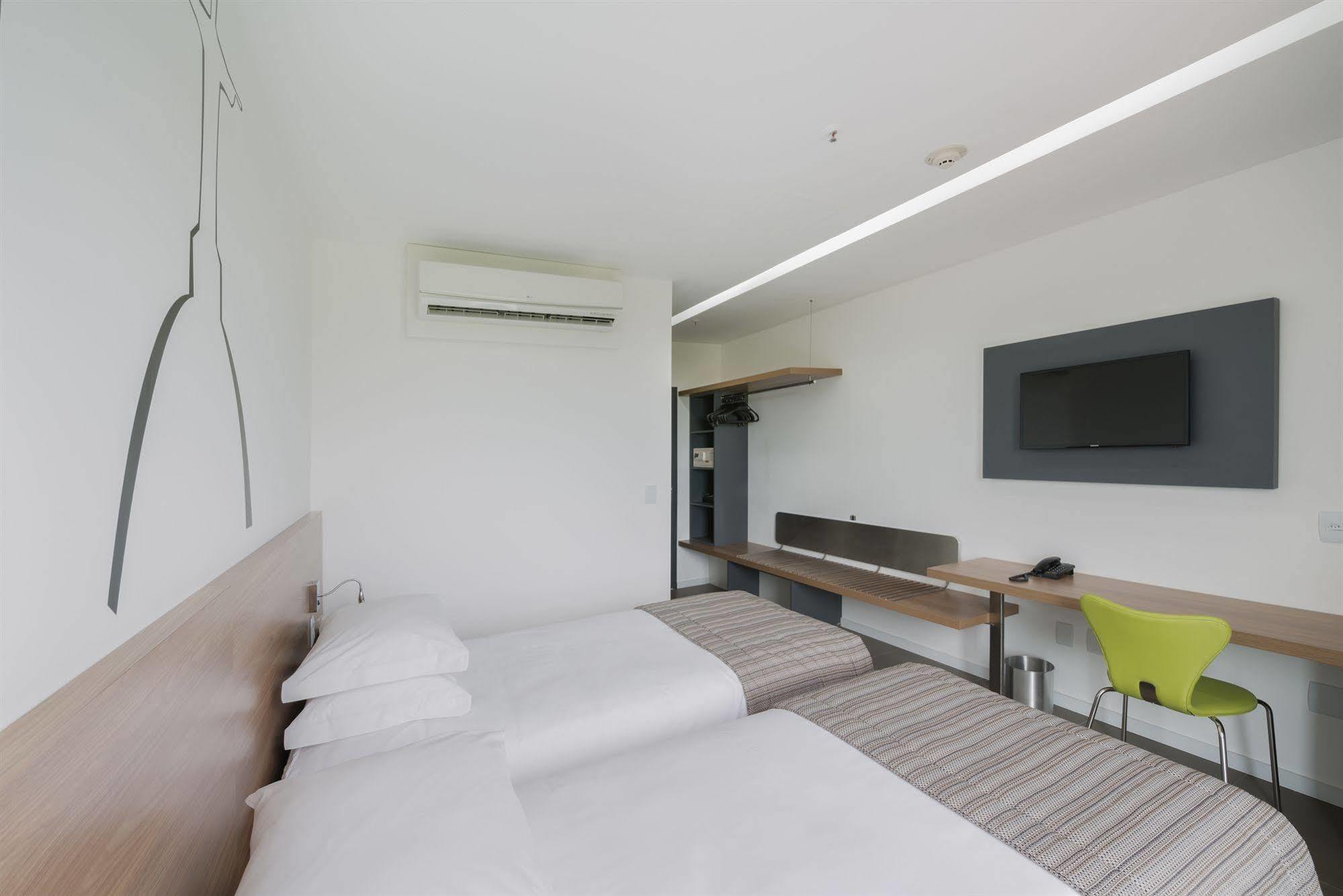 Hotel Linx Galeão Rio de Janeiro Exterior foto